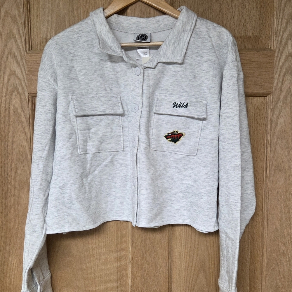 NHL Gray Women's‎ Cropped Button-Up Top Size Large